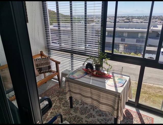 2 BEDROOM APARTMENT FOR SALE IN ISLAND VIEW